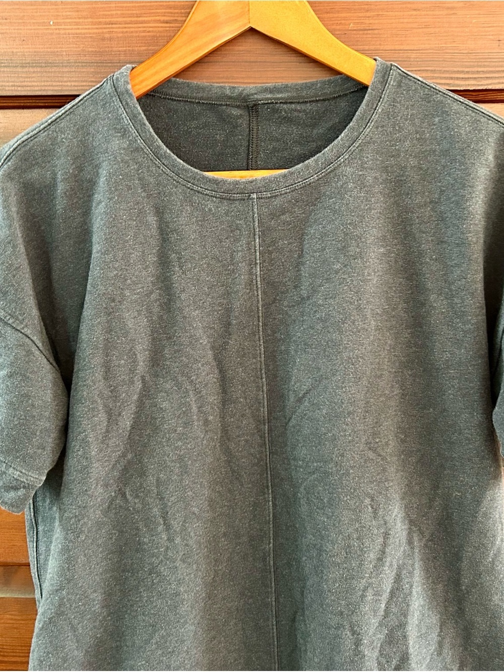 lululemon athletica Men’s Short Sleeve Tee in Heathered Naval - Picture 8 of 12